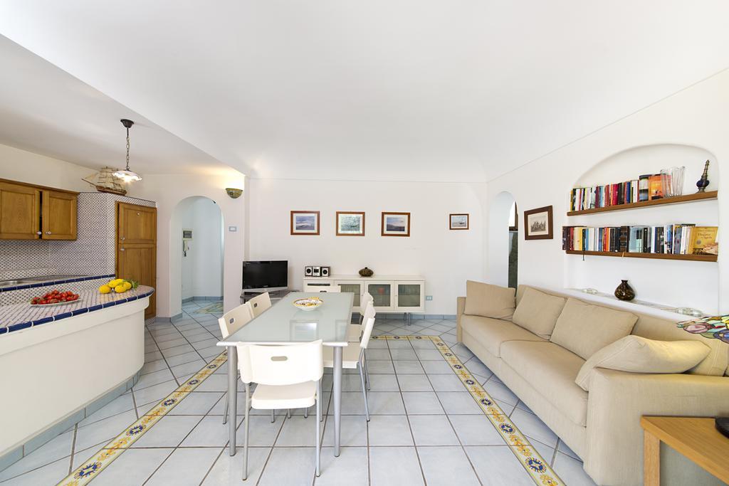 Casa Margherita Ischia Forio  Bilik gambar