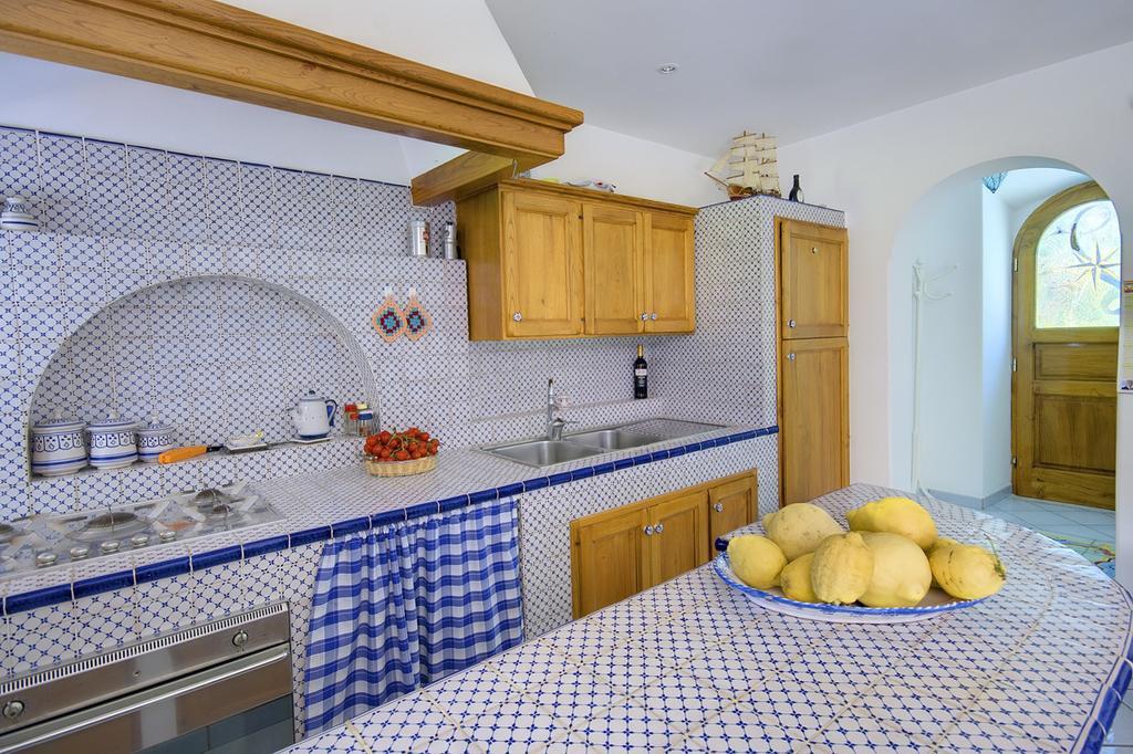 Casa Margherita Ischia Forio  Bilik gambar